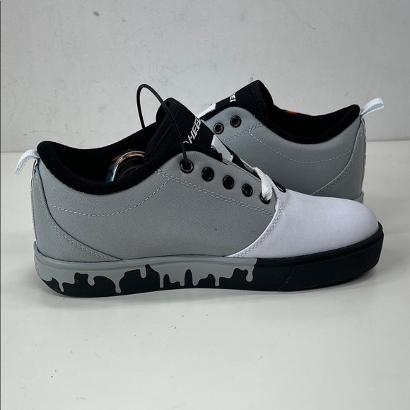 NWT Heelys Pro 20 Drips Wheeled Heel Sneakers Black/White Size Youth 5 - Picture 2 of 8